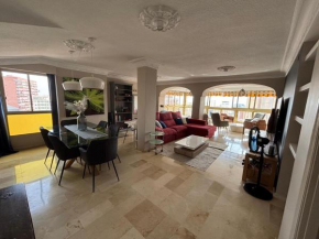 Appartement avec vue sur la mer et les montagnes 360 m de la plage